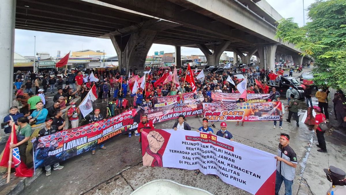 Demo Truck Drivers At Tanjung Priok Port, Complain About Congestion To Thugs