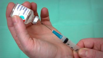 今日、保健省はCOVID-19ワクチン接種に従うためにワクチン受給者にSMSを送る