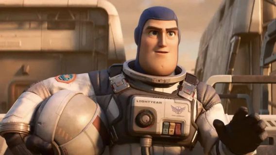 Film <i>Lightyear</i> Dilarang Tayang di 14 Negara Gegara Adegan LGBT, Bagaimana dengan Indonesia? 