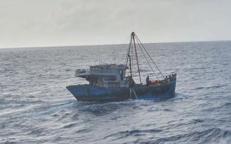 Tiga Kapal Ikan Berbendera Vietnam Ditangkap TNI AL di Natuna