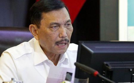 Ingatkan Masyarakat Tak Liburan ke Luar Negeri, Luhut: Jangan Bawa Omicron ke Dalam Negeri