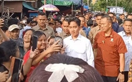 Wapres Gibran Datang ke Lokasi Kebakaran Ratusan Rumah di Kemayoran, Warga Sibuk Selfie