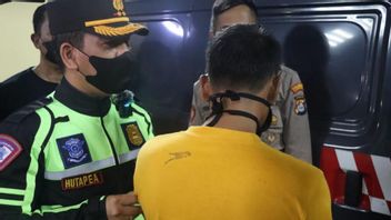 Akap Akap Bull巴士与铃木携带4死亡：司机选择逃跑，因为害怕被公民团伙