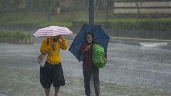 2月16日雅加达天气自周五早上以来一直下雨