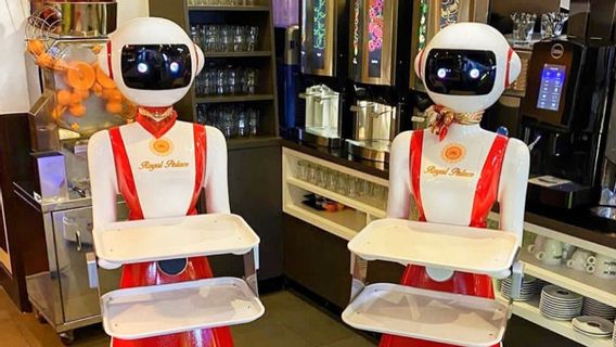 En Raison De La Distanciation Physique, Ce Restaurant Aux Pays-Bas Utilise Des Robots Comme Serveurs