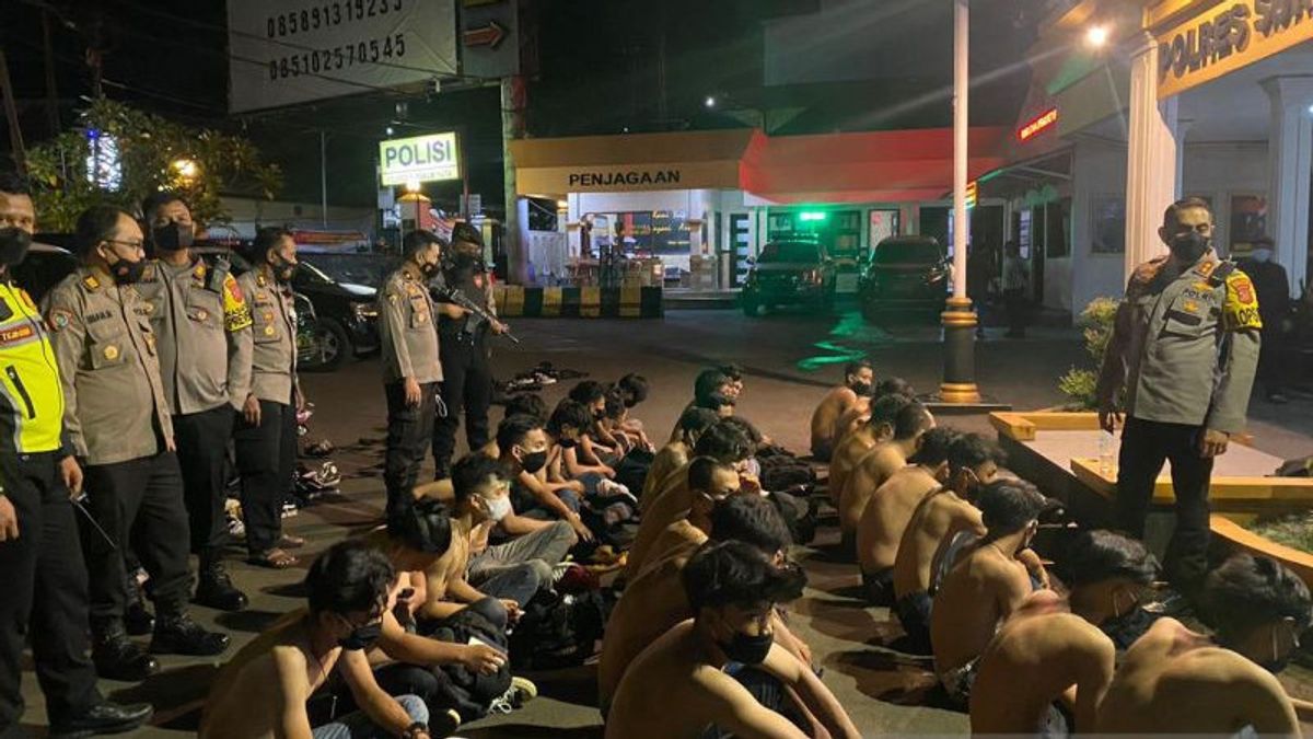 Ada 13 Wanita Muda yang Diamankan Polisi Terlibat dalam Geng Motor, Tenteng Sajam Bikin Resah Warga Sukabumi