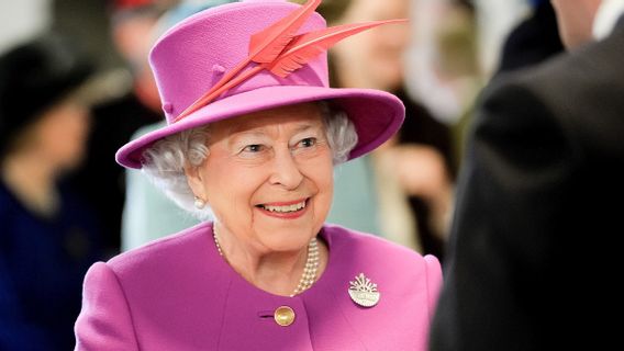 Le Prince Andrew Accusé De Harcèlement Sexuel Rend La Position De La Reine Elizabeth II « dans Les Ténèbres »