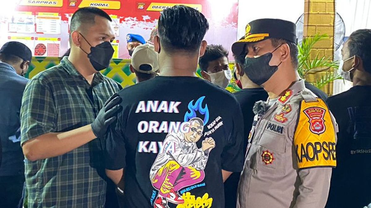 Crazy! 13 Jukir At Royal Serang City Asks For IDR 100,000 Parking Money From Traders On Takbiran Night
