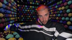 Justin Bieber Kesal dengan Fitur Desain iPhone, Keluhkan Tombol Diktasi yang Mengganggu