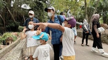 Melihat Momen Keceriaan Sri Mulyani Berlibur ke Bali Bersama Suami dan Cucu