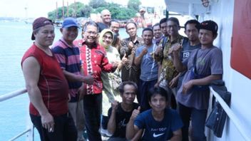 船のエンジンが損傷してから2か月後、ケニアの11人のインドネシア人乗組員がインドネシア大使館から食糧支援を受けました 