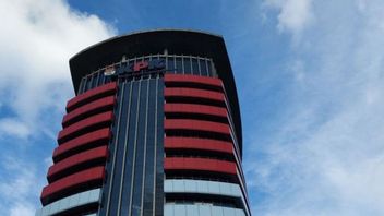 Le régent de Rejang Lebong a été emmené au bâtiment rouge et blanc du KPK ce matin