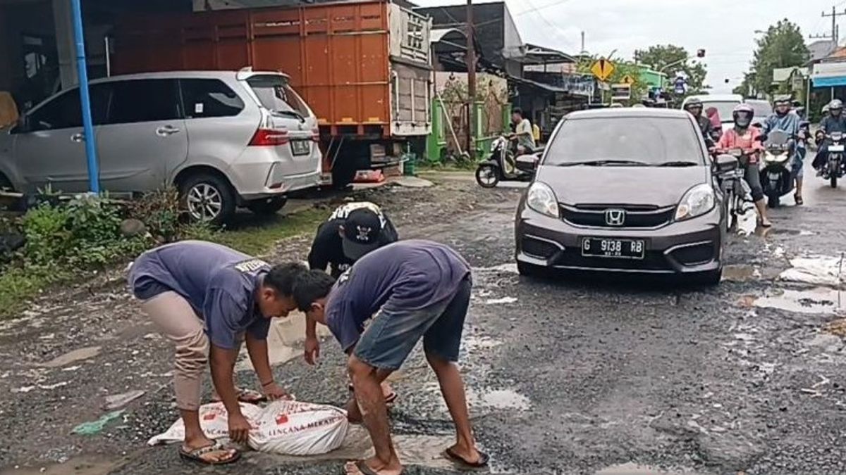 Road Repair In Kudus Due To Floods Will Use Unexpected Funds