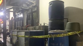 Une usine de boissons dures s’effondre illégalement, la police de Malang arrête ses investisseurs
