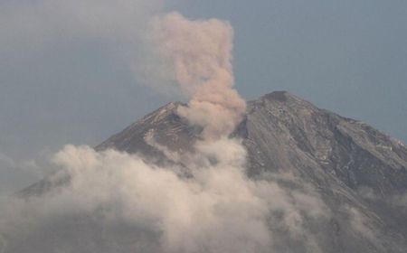 Senin Pagi, Gunung Merapi Erupsi dan Masyarakat Diminta Jauhi Pusat Letusan