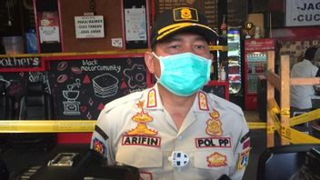 Jakarta Satpol PP Ferme Warung Brothers Kemang Emplacement Bu Lurah Battu Lorsque Dispersent La Foule