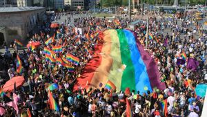  Polisi Tahan 50 Orang Usai Pawai Komunitas LGBT di Istanbul Turki