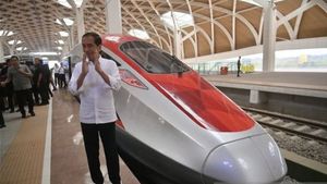 Negara Rugi Rp100 Triliun per Tahun: Jokowi Cerita Latar Pembangunan Whoosh