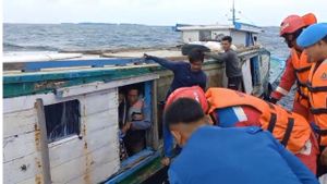 KM Nabilah Berisi Penumpang dan Kebutuhan Pokok Alami Kebocoran di Kepulauan Seribu