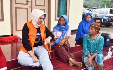 Warga di Zona Merah Mengungsi ke Masjid dan Sekolah Setelah Luncuran Awan Panas Gunung Semeru