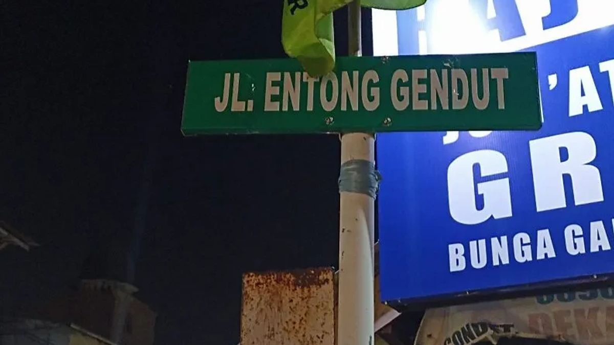 67 Percent Of Jakarta Residents Affected By Changes In Street Names Haven't Changed Their KTP-KK