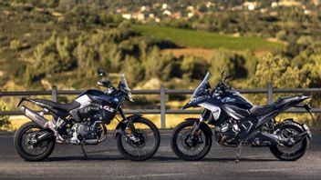 以下是宝马F 900 GS和R 1300 GS Dark Edition,特殊版全黑子
