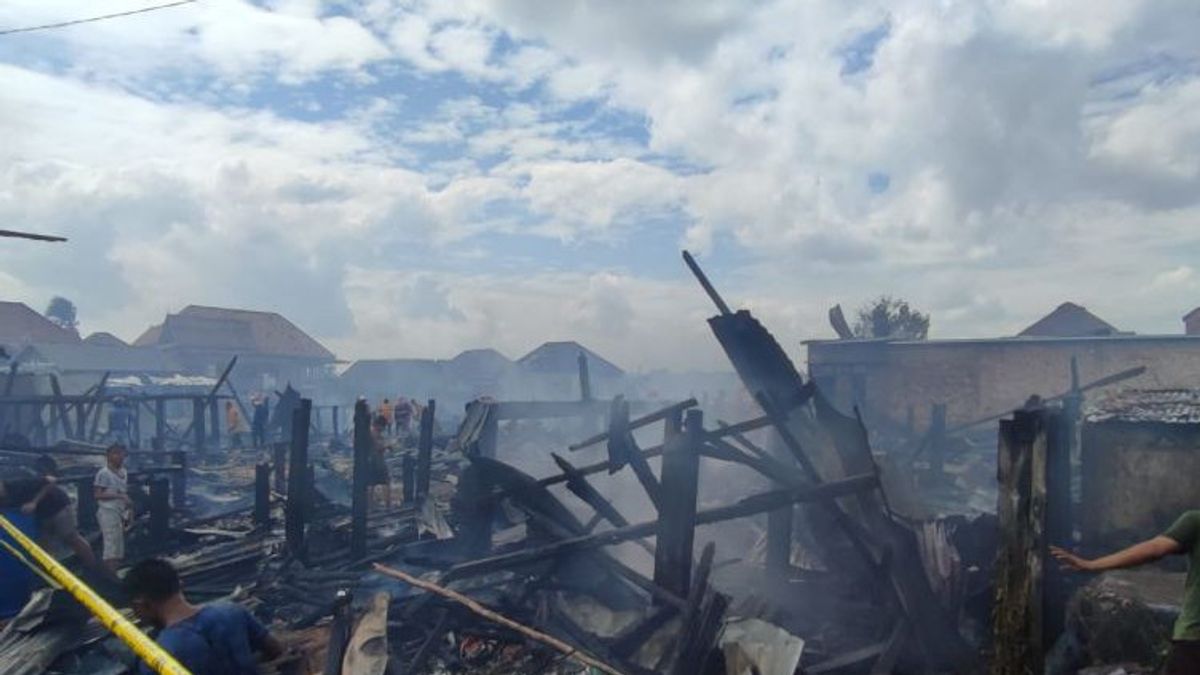 28軒の家屋がパレンバンで焼失し、一時的な推測セットトップボックスTVの結果