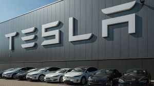 Tesla Tarik Sejumlah 135 Ribu Mobil Model S dan X Karena Kerusakan Layar Sentuh