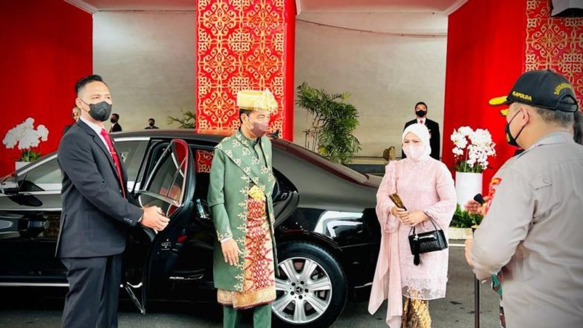 Jokowi Tampil Gagah Kenakan Baju Adat Bangka Belitung, Apa Makna Motif Pucuk Rebung pada Pakaiannya?