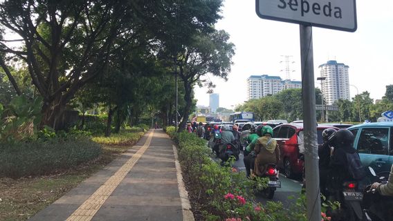 Timnas Indonesia Berlaga, Kondisi Lalu Lintas Senayan Siaga