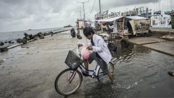 4 北ジャカルタのRT洪水ロブ、BPBDは影響を受けた住民に12月13日まで警戒するよう呼びかけます  