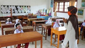 Sekolah di Jakarta Belajar Tatap Muka 100 Persen, Wakil Ketua DPR: Kami Minta Pemda Tetap Waspada