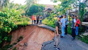 BPBD OKU Bakal Bangun Talud di Jalan Longsor di Desa Peninjauan