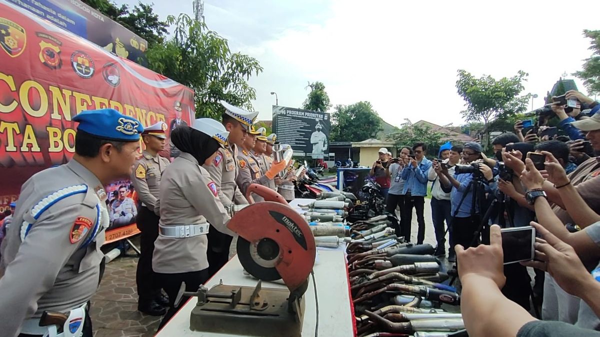 Police In Bogor Seize 2,148 Noisy Exhausts 300 Drivers Fined