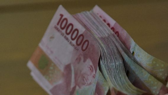 Rupiah Selasa Pagi Melemah Mendekati Rp15.000 per Dolar AS