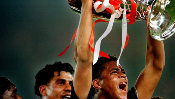 Gol Kemenangan Patrick Kluivert: Kisah Pemain Pengganti Bawa Ajax Amsterdam Juara Liga Champions 1995