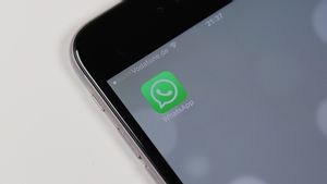 كيفية إضافة وإزالة شارات التفتيش في قنوات WhatsApp