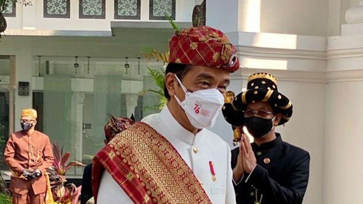 5 Baju Adat yang Pernah Dipakai Jokowi saat Merayakan HUT Kemerdekaan RI