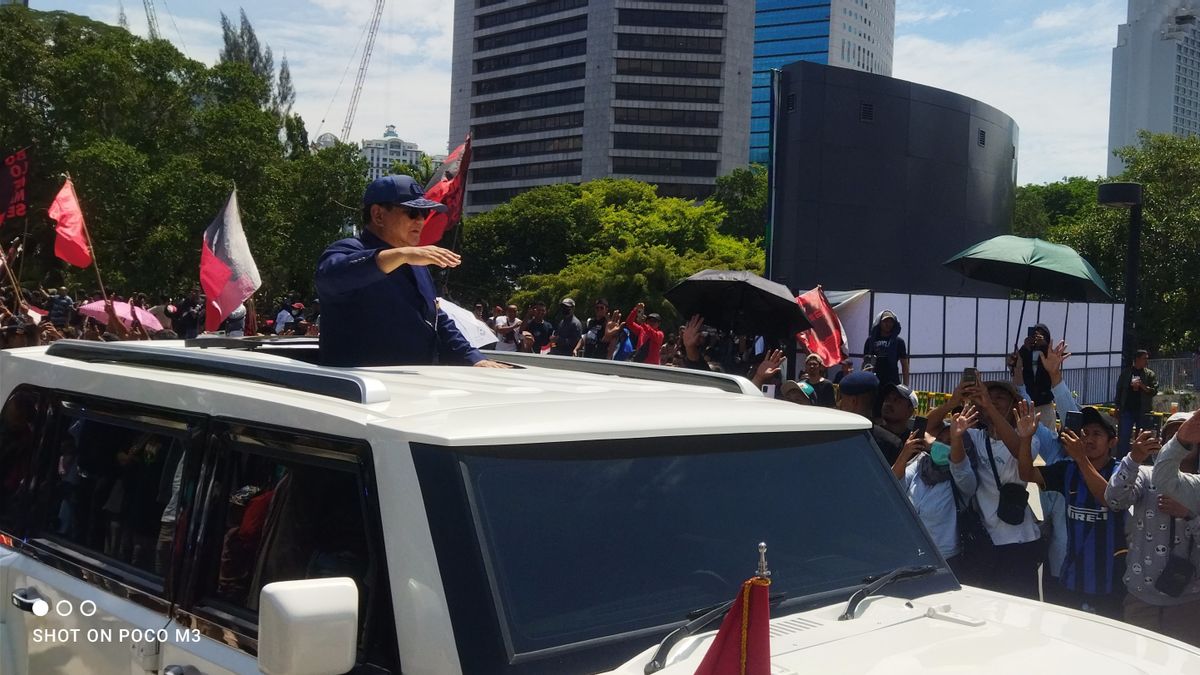 Le président Prabowo Naik Maung Garuda Putih Sapa la communauté sur Sudirman Street