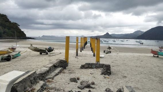 The Floating Pier At Kuta Beach And Selong Belanak, Central Lombok Will Be Used As A Fast Boat Port