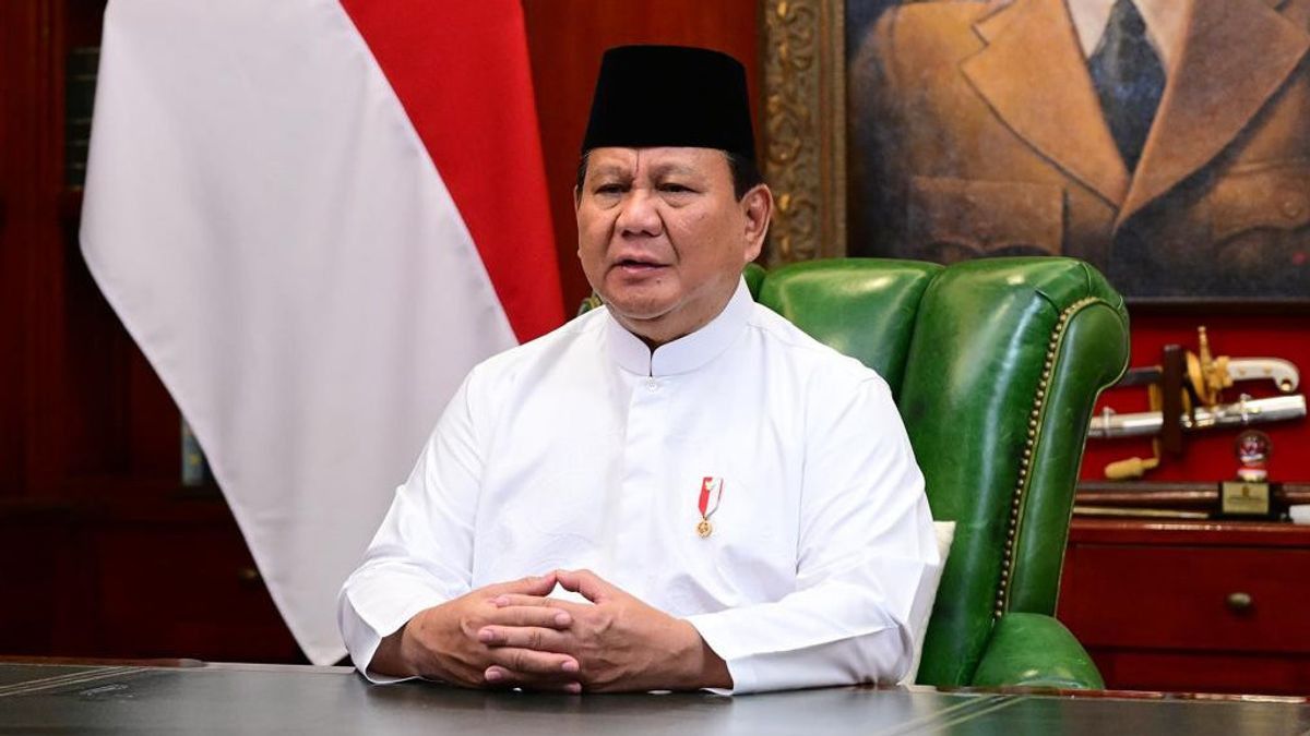 Prabowo Perintahkan “Perang Sampah”, Spanduk Iklan Ikut Disentil