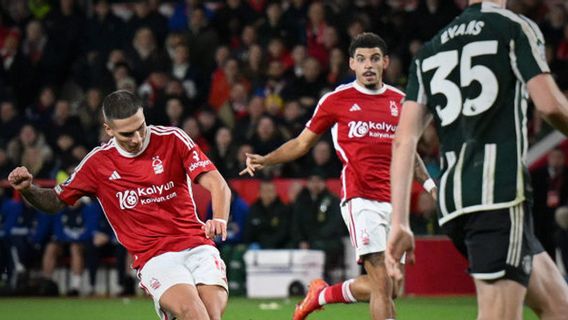 Jouer ennuyeux, Manchester United a joué à Kandang Nottingham Forest