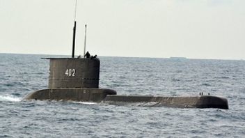 The Indonesian Navy Ensures That The KRI Nanggala-402 Submarine Is Not Overloaded