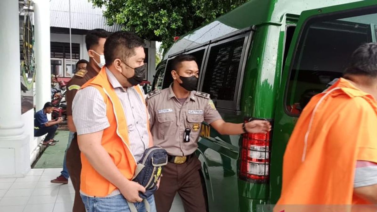 Dugaan Korupsi Pengadaan Lampu Jalan Sel Surya yang Menyeret Eks Kadis PMD Sitaro, Novryus Disidangkan di PN Manado