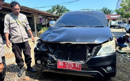 Mobil Dikendarai Kadis Perhubungan Mukomuko Tabrak Pengemudi Motor di Bengkulu