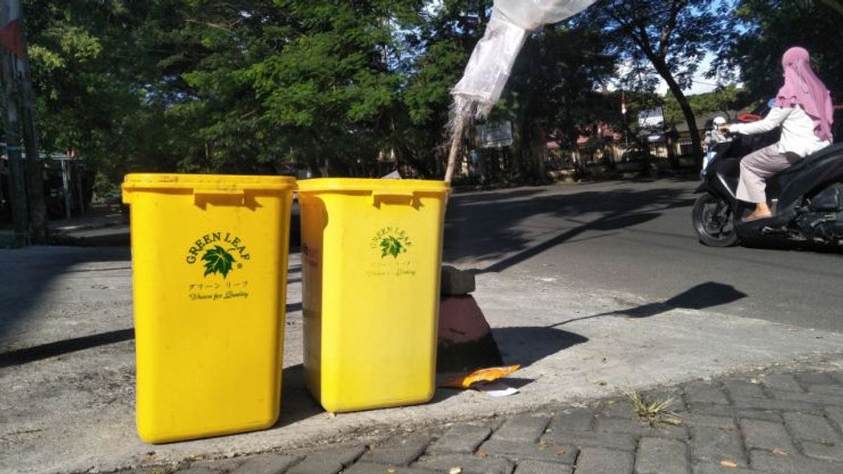 中央ロンボク島で廃棄物を処理し、リージェントはゴミバンクを起動します