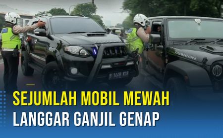 VIDEO: Mobil Mewah Langgar Ganjil-genap di Hari Terakhir PPKM Level 3