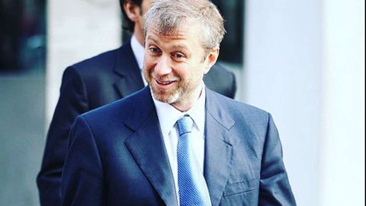 Abramovich's Closeness To President Putin Could Prevent Chelsea Boss From Entering England, But...