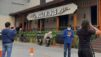 Holywings, A Hangout Place For Young People Who Often Have Problems And Now Their Business License Have Been Revoked