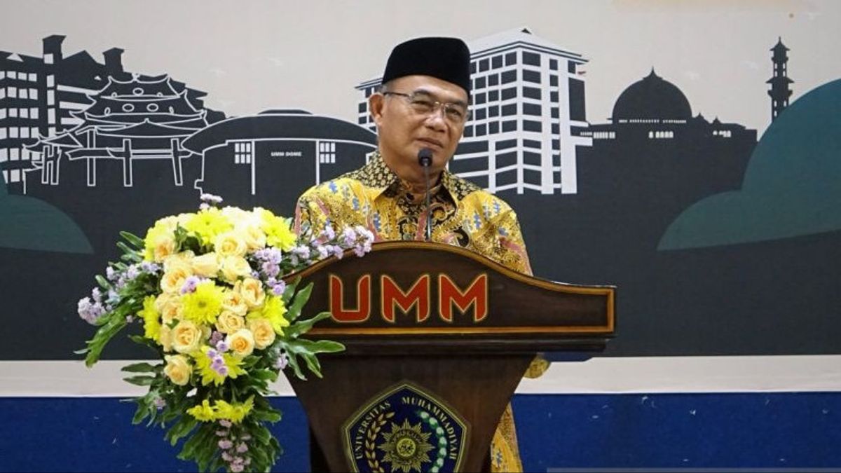 Coordinating Minister For PMK Asks UMM Academics To Increase Social Sensitivity